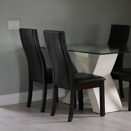 Unique Modern Luxury 2 Bedroom Apartment Rental Chapleau Exteriör bild