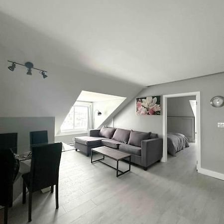 Unique Modern Luxury 2 Bedroom Apartment Rental Chapleau Exteriör bild