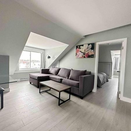 Unique Modern Luxury 2 Bedroom Apartment Rental Chapleau Exteriör bild
