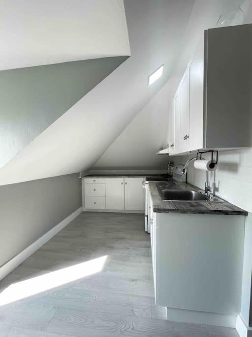Unique Modern Luxury 2 Bedroom Apartment Rental Chapleau Exteriör bild